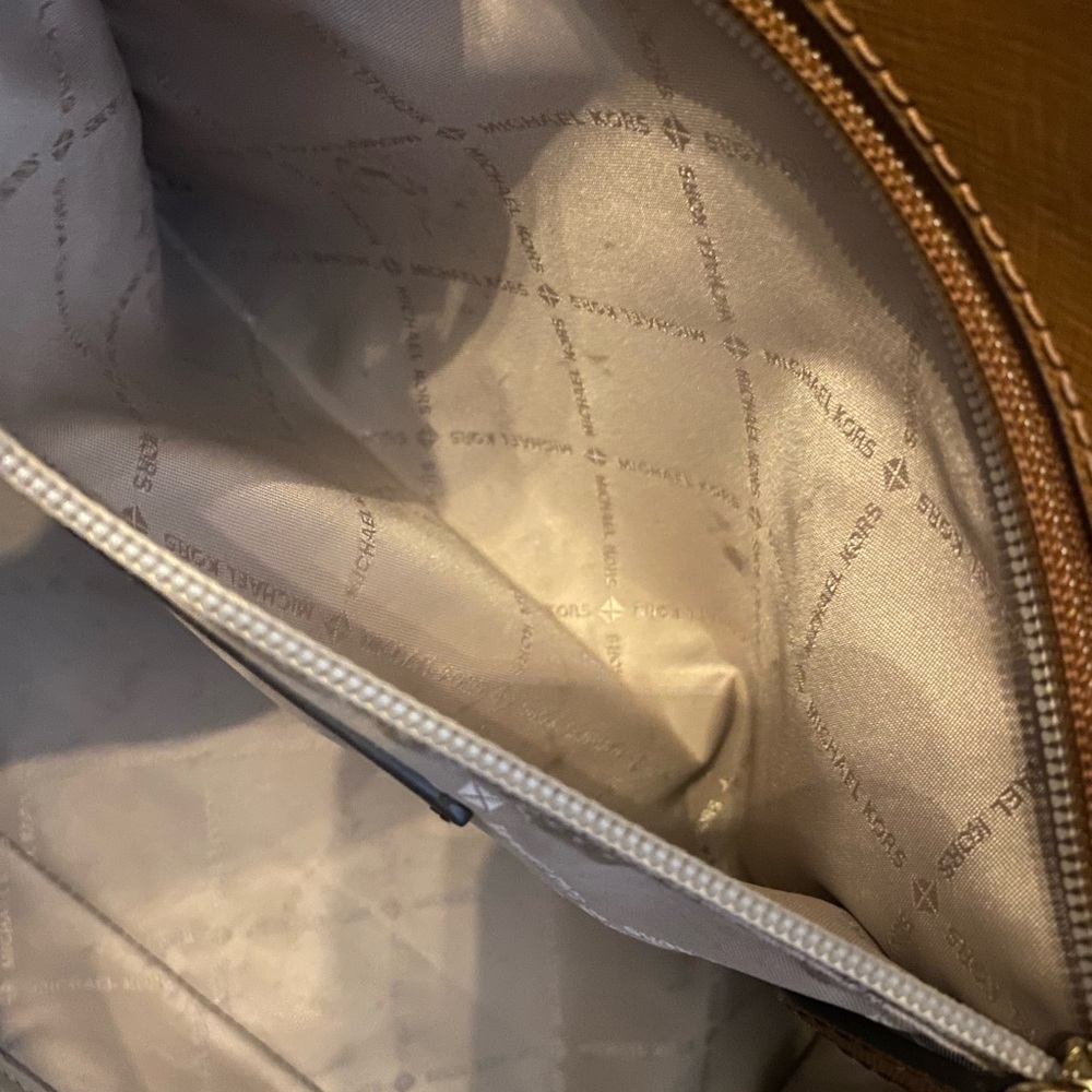SOLD*Michael Kors Jet Set Large Saffiano Leather Shoulder Bag & Wallet Duo - Picture 6 of 6